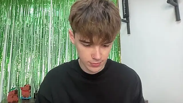 Snapshot of YourMilkyGuy chatting on February 18, 2:13 pm YourMilkyGuy online show from February 18, 2:13 pm