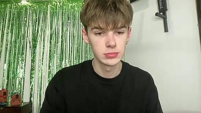 Snapshot of YourMilkyGuy chatting on March 4, 5:30 pm YourMilkyGuy online show from March 4, 5:30 pm