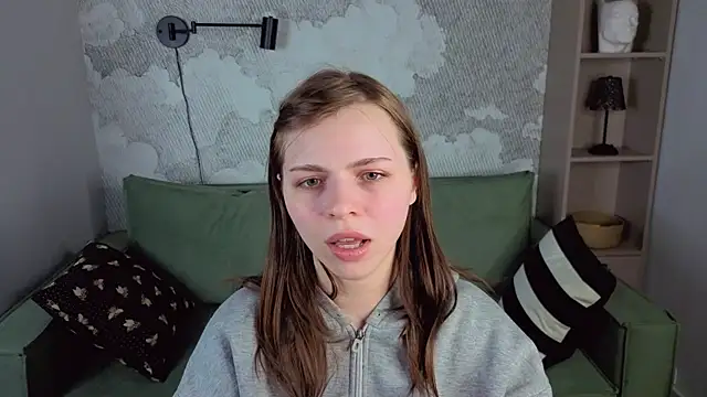 Snapshot of LesleySky chatting on February 22, 6:06 pm LesleySky online show from February 22, 6:06 pm