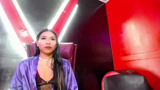 Snapshot of Damian-and-Camerum chatting on February 22, 4:13 am Damian-and-Camerum online show from February 22, 4:13 am