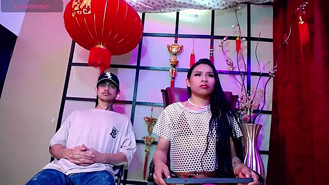 Snapshot of Damian-and-Camerum chatting on February 27, 3:17 am Damian-and-Camerum online show from February 27, 3:17 am