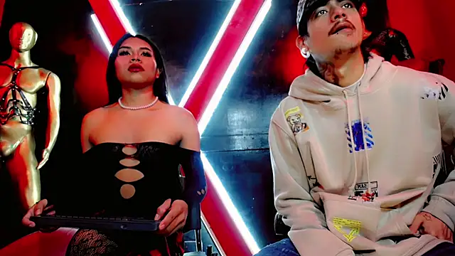 Snapshot of Damian-and-Camerum chatting on February 28, 3:18 am Damian-and-Camerum online show from February 28, 3:18 am