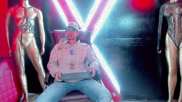 Snapshot of Damian-and-Camerum chatting on March 1, 3:19 am Damian-and-Camerum online show from March 1, 3:19 am