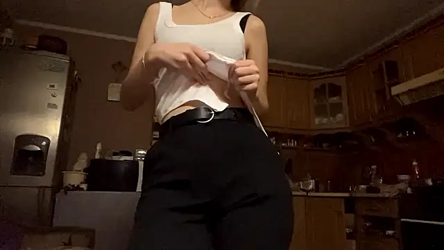 Snapshot of CharmingBlonde chatting on March 3, 6:14 pm CharmingBlonde online show from March 3, 6:14 pm