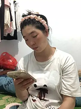 cuty lusy online show from May 23, 3:01 am