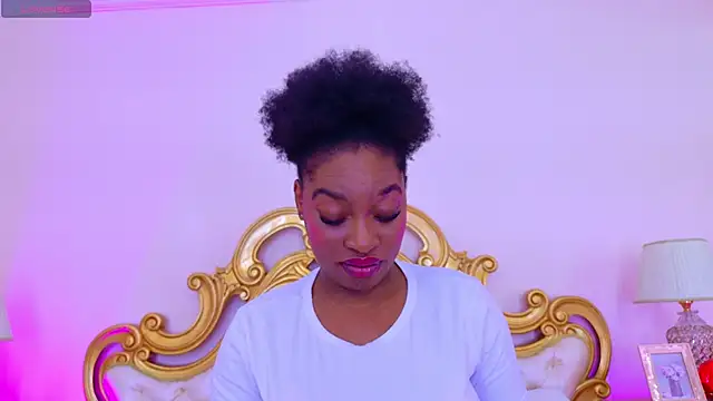 Snapshot of NatashaSilvers chatting on February 25, 12:37 pm NatashaSilvers online show from February 25, 12:37 pm