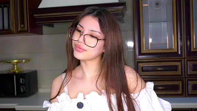 Snapshot of SulemaNeugin chatting on March 2, 7:15 am SulemaNeugin online show from March 2, 7:15 am