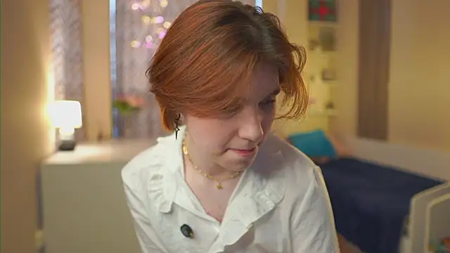 Snapshot of BelleHayton chatting on February 15, 5:59 am BelleHayton online show from February 15, 5:59 am