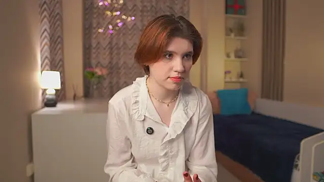 Snapshot of BelleHayton chatting on February 16, 1:40 pm BelleHayton online show from February 16, 1:40 pm