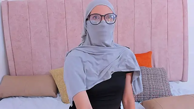 Snapshot of _Mahaara chatting on February 28, 6:42 pm Mahaara online show from February 28, 6:42 pm