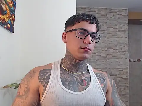 maxstrom111 online show from February 13, 2:02 pm