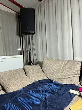 MiriamDelyn online show from July 28, 6:20 pm