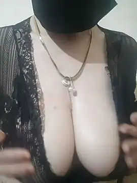 Snapshot of Nada_Oh chatting on March 2, 11:55 pm Nada Oh online show from March 2, 11:55 pm