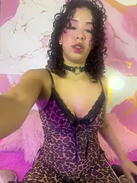 Woo isDaphne online show from May 22, 10:59 pm