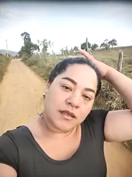 Snapshot of tania_queen chatting on March 3, 12:00 pm tania queen online show from March 3, 12:00 pm