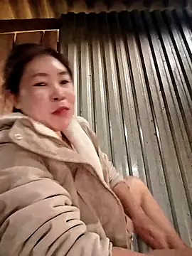 Yiyoongg online show from March 4, 2:39 am