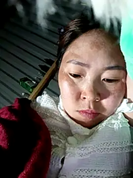 Yiyoongg online show from March 11, 1:17 pm