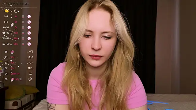 lilMelaniloveis online show from April 18, 7:01 am