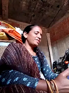 Snapshot of Anitarakkoli chatting on February 21, 7:09 am Anitarakkoli online show from February 21, 7:09 am