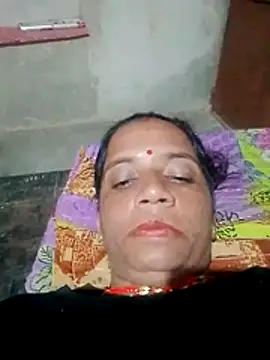 Snapshot of Anitarakkoli chatting on May 5, 10:29 pm Anitarakkoli online show from May 5, 10:29 pm