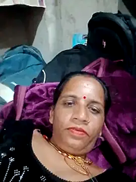 Snapshot of Anitarakkoli chatting on May 9, 6:57 pm Anitarakkoli online show from May 9, 6:57 pm