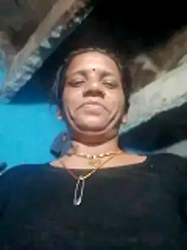 Snapshot of Anitarakkoli chatting on May 10, 7:52 pm Anitarakkoli online show from May 10, 7:52 pm