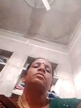 Snapshot of Anitarakkoli chatting on May 18, 6:19 am Anitarakkoli online show from May 18, 6:19 am