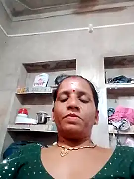 Snapshot of Anitarakkoli chatting on May 21, 4:52 am Anitarakkoli online show from May 21, 4:52 am