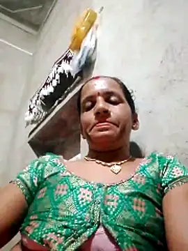 Snapshot of Anitarakkoli chatting on May 21, 4:58 pm Anitarakkoli online show from May 21, 4:58 pm