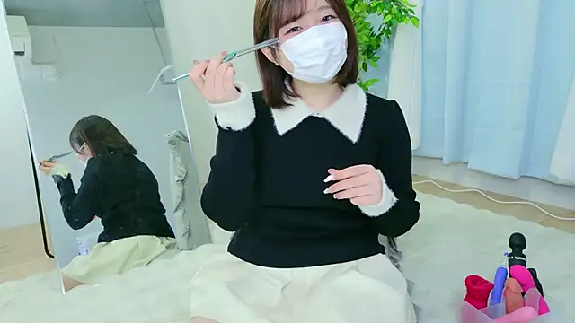 Saki chanF online show from April 7, 10:15 am