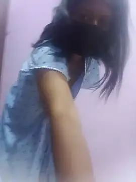 Snapshot of Malee_S chatting on June 15, 4:47 am Malee S online show from June 15, 4:47 am