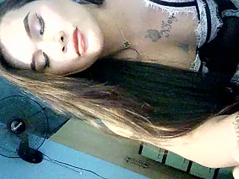 hollynicole online show from February 23, 7:50 am