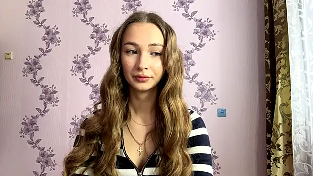 LacieHelaire online show from March 4, 7:03 am