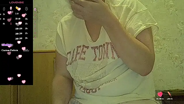 CurvyWild Lady30 online show from July 18, 8:34 pm