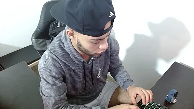 Xanderstone00 online show from February 10, 6:28 am