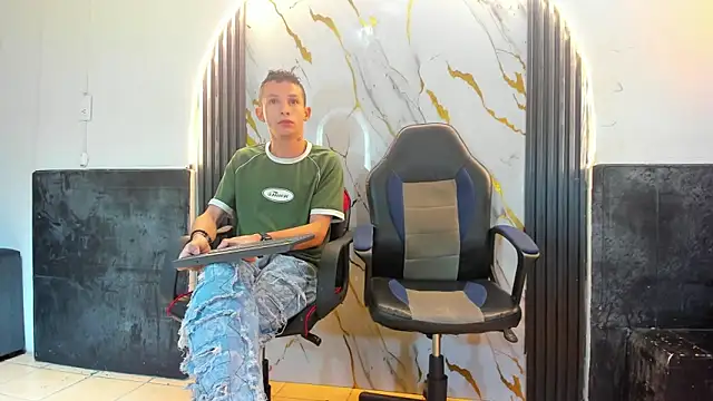 Isaak 26 online show from March 11, 11:05 am