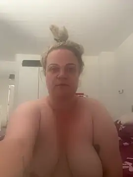 Snapshot of Piper_Milf_36 chatting on June 23, 12:58 pm Piper Milf 36 online show from June 23, 12:58 pm