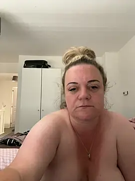 Snapshot of Piper_Milf_36 chatting on July 17, 10:55 am Piper Milf 36 online show from July 17, 10:55 am