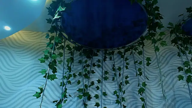 Snapshot of sophieBlair_ chatting on February 17, 7:09 pm sophieBlair online show from February 17, 7:09 pm