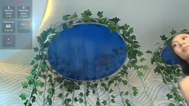 Snapshot of sophieBlair_ chatting on February 19, 7:32 pm sophieBlair online show from February 19, 7:32 pm