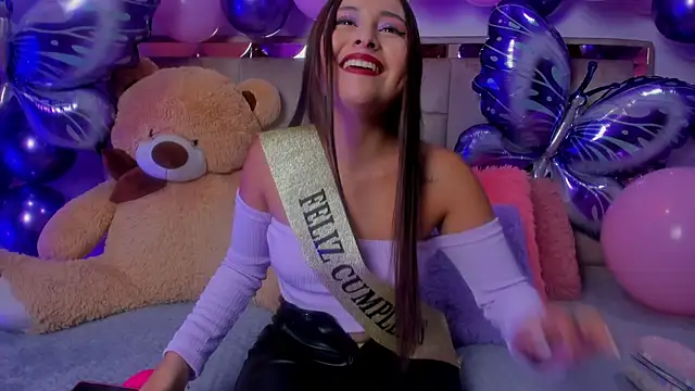 Snapshot of JuliettaArlet chatting on June 10, 12:04 pm JuliettaArlet online show from June 10, 12:04 pm