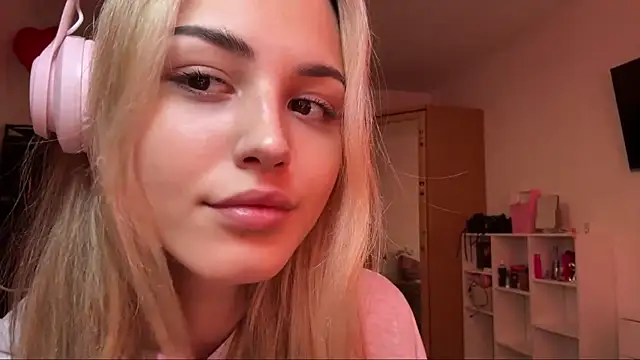 Evva mayy online show from February 20, 11:00 am