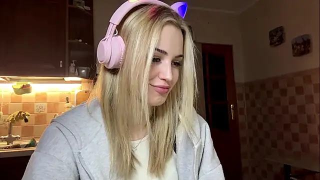 Evva mayy online show from February 22, 4:49 pm