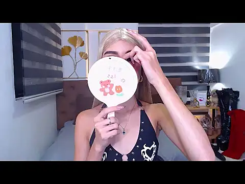 Snapshot of JuicyCockThea chatting on June 20, 2:09 pm JuicyCockThea online show from June 20, 2:09 pm