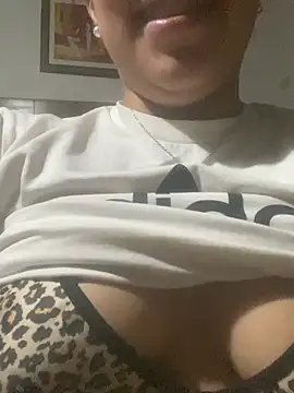 mamilindaA online show from February 20, 4:53 am