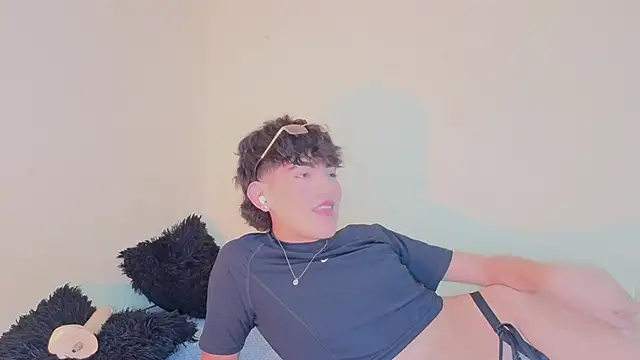 max femboy online show from July 14, 5:23 am