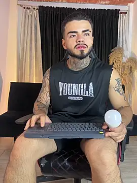 Benjii Carter1 online show from April 8, 2:22 am