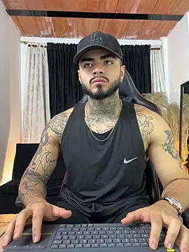 Benjii Carter1 online show from April 12, 2:05 am