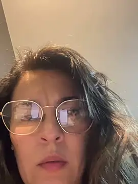 justinahallo online show from March 1, 1:07 am