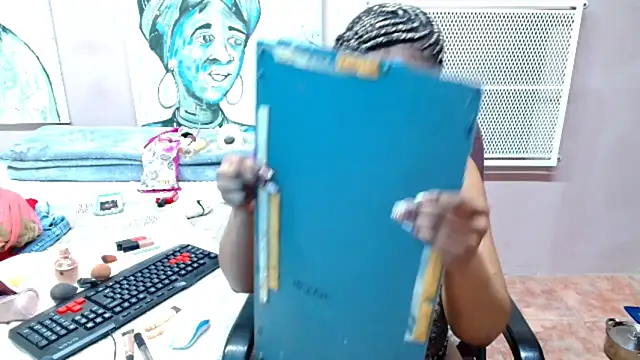 TyraHotxxx online show from April 14, 6:19 am